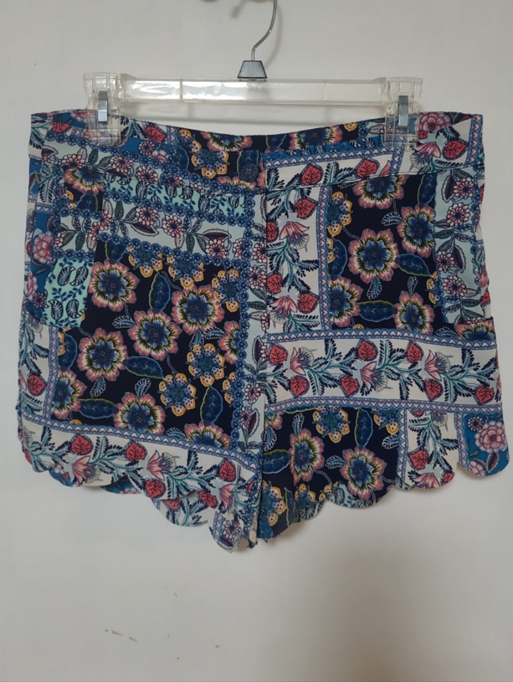 Annabella Boho Floral Patchwork Scalloped High-Waist Shorts Medium